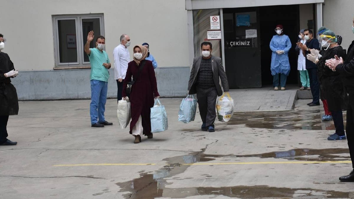 Erzurum'da 20 kii koronavirs yendi! Alklarla taburcu edildiler
