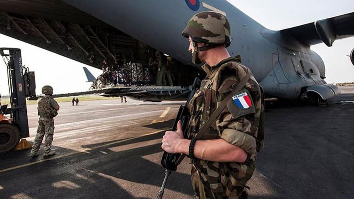 Son Dakika... Fransa Savunma Bakanl: 600 askerin testi pozitif