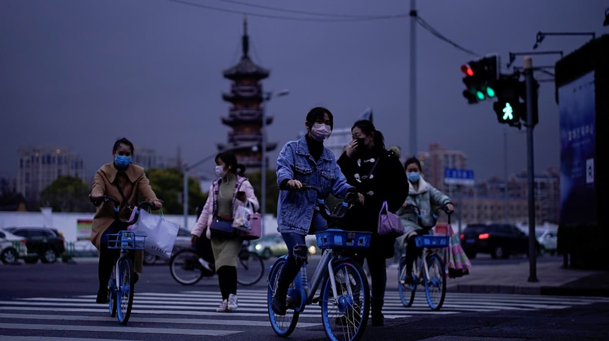 �ngiltere'de k�smi soka�a ��kma yasa�� g�ne�li havada ihlal edildi