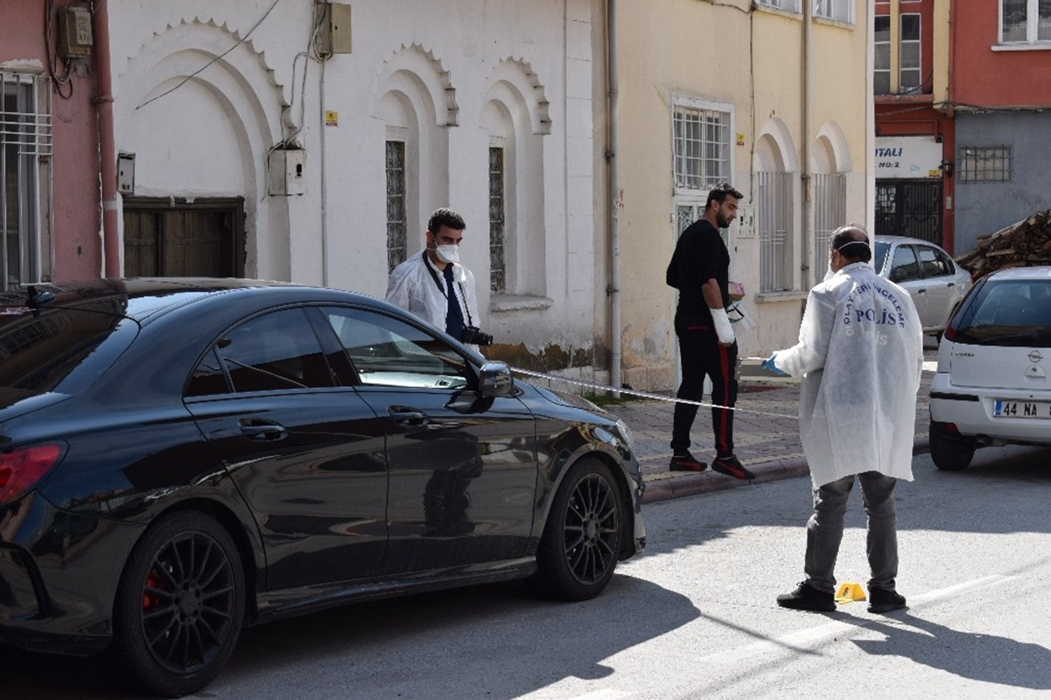  yerine silahl saldr gerekletirildi, bir kii yaraland