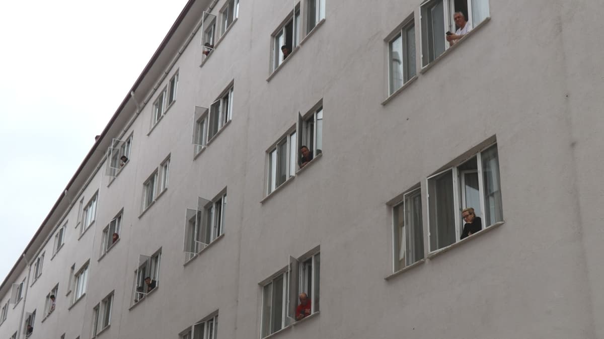 Kocaeli'de karantina sresi dolan 895 kii yurtlardan ayrld