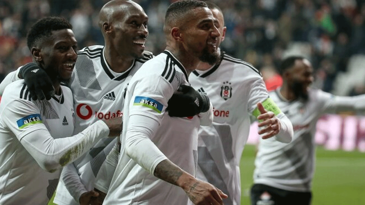 Be�ikta�'ta koronavir�s izni! 4 futbolcu �lkelerine d�n�yor!