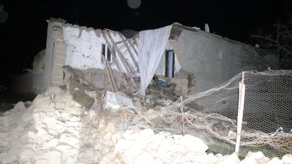Diyarbakr'da ken kerpi evden karlan 9 ocuktan iki karde hayatn kaybetti