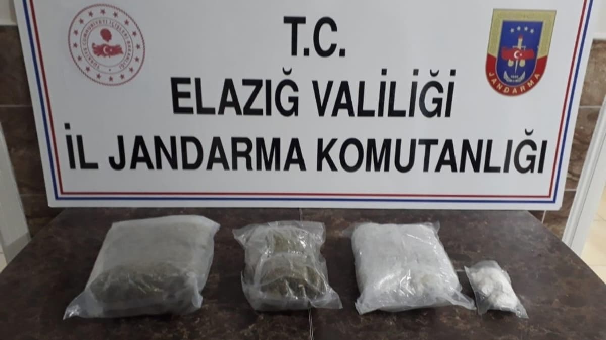 Aracn kapsna gizlenmi uyuturucuyu narkotik kpei buldu 