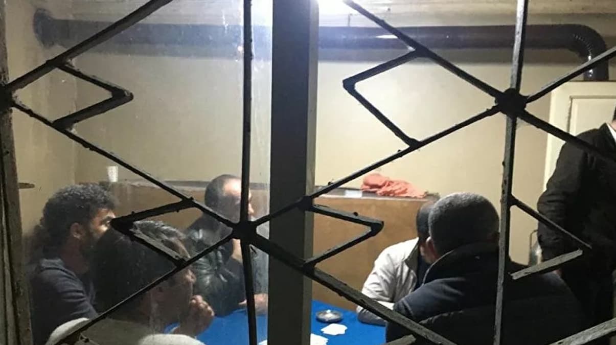 Bu kez ev tutup kumar oynatt�lar