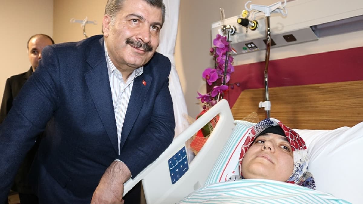 Elaz�� depreminin sembol ismiydi...Azize ve ailesi yeni evinde