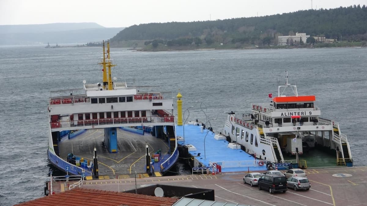 anakkale-Kilitbahir hattnda baz feribot seferleri poyraz nedeniyle iptal edildi 