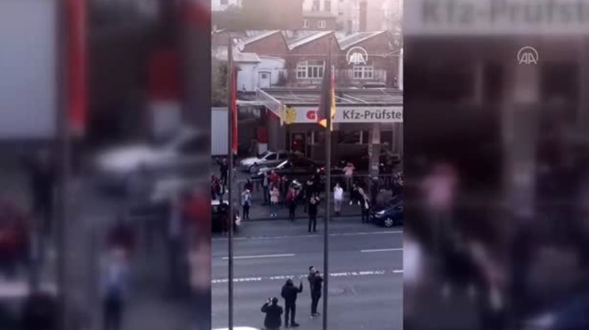 Kovid-19 sonras� Almanya'da ezan sesleri art�yor