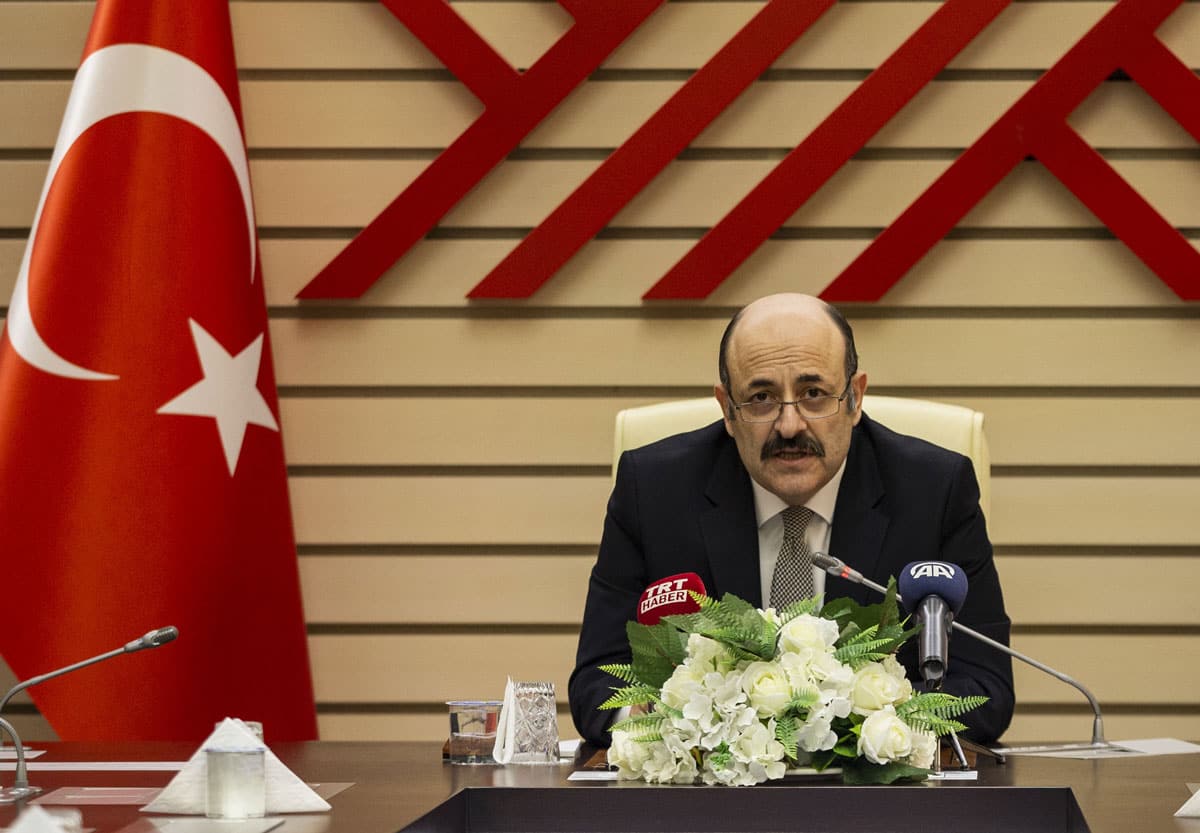 Y�K Ba�kan� Sara�, 'hay�rl� olsun' deyip duyurdu: Karar� �niversitelerimize bildirdik