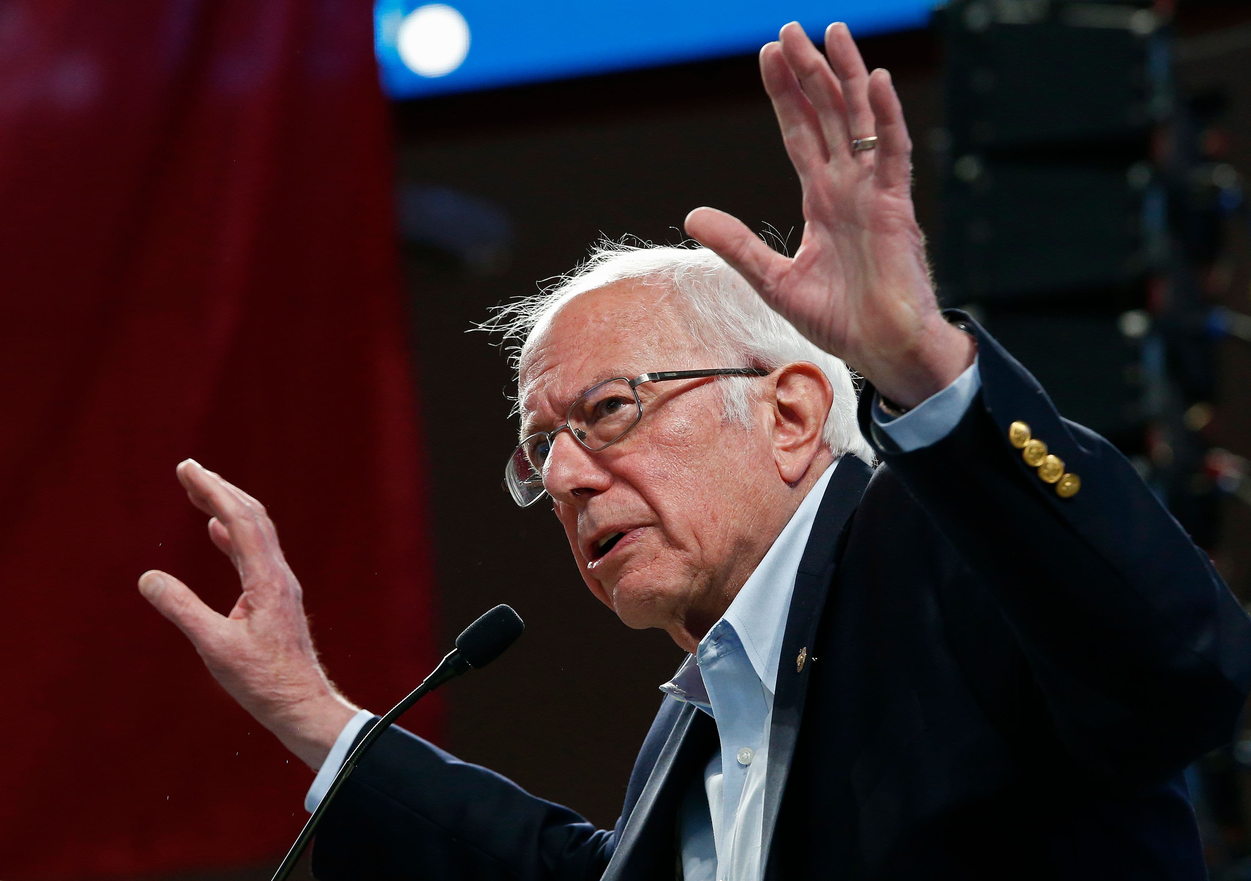 ABD'de Demokrat Parti aday aday� Sanders yar��tan �ekildi