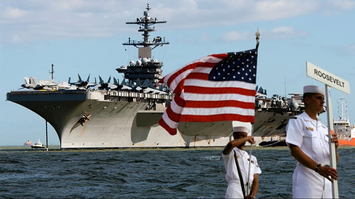 ABD'de sular durulmuyor! ''Uak gemisi krizi'' istifas