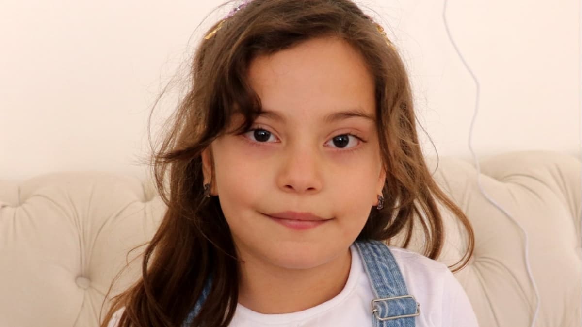 8 yandaki Elanur'dan Milli  Dayanma'ya destek