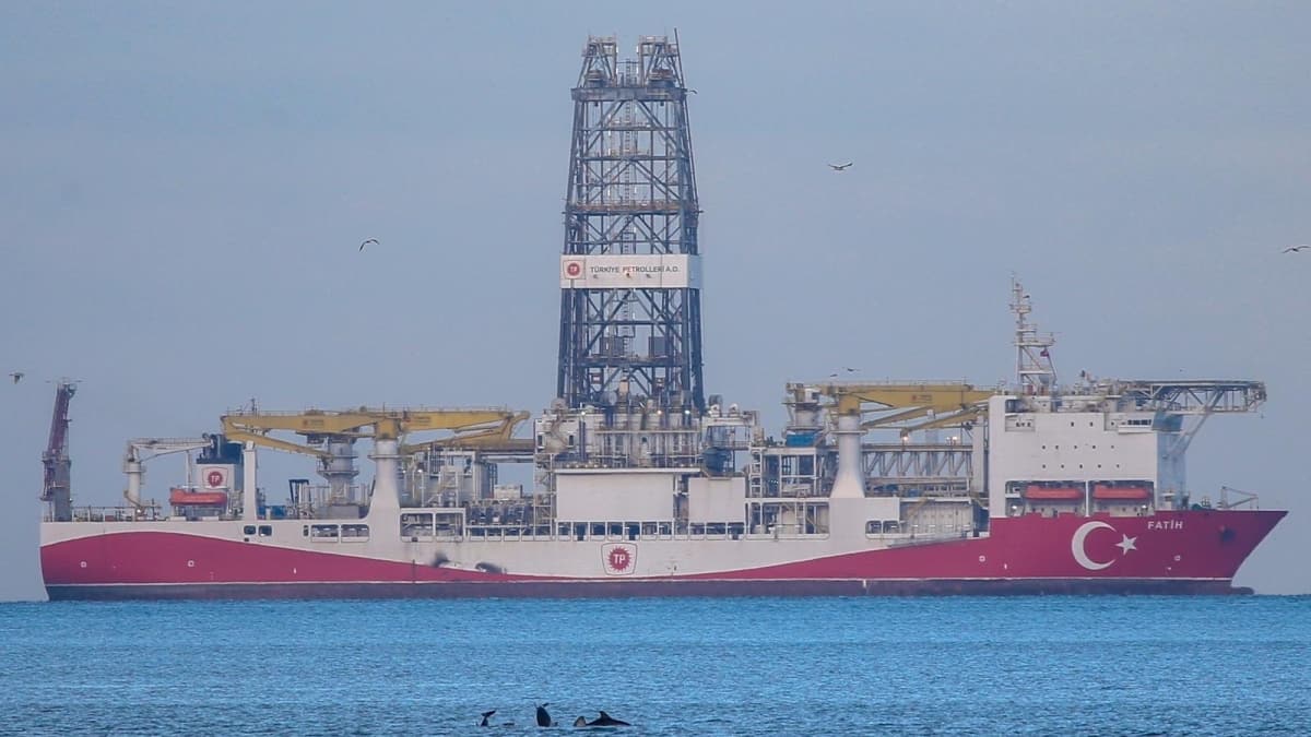 Son dakika... Bakan Dnmez: Fatih sondaj gemisinin yeni dura Karadeniz olacak