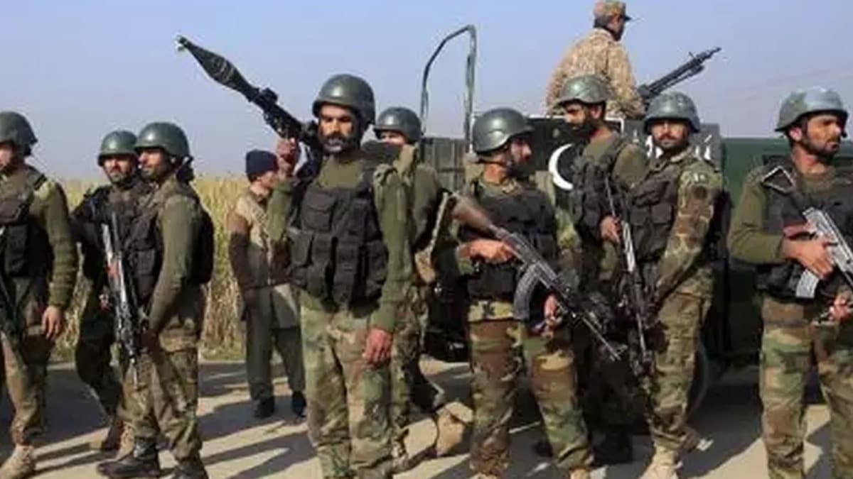 Pakistan ordusu geit vermiyor! 'Topramza 600 metre girdi, vurduk'
