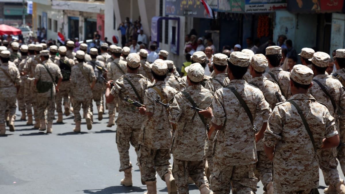 Yemen ordusu Husileri atekesi ihlal etmekle sulad 