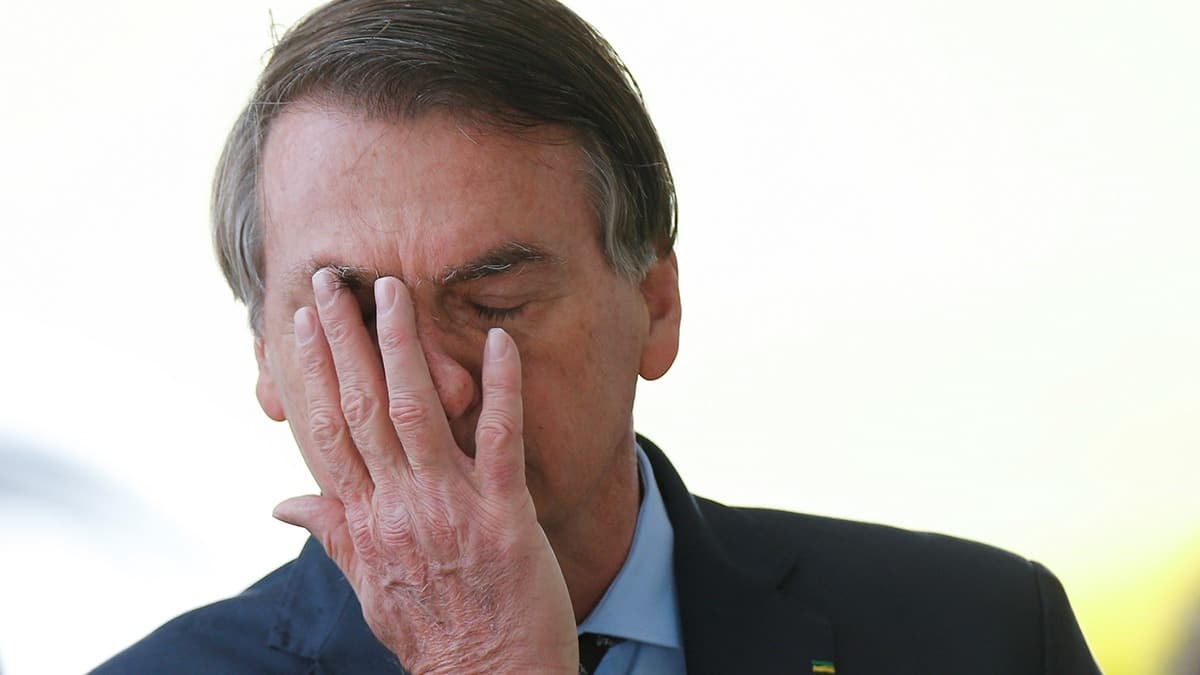 Koronavirse ramen yapt son hareket barda tard: Brezilya Devlet Bakan Bolsonaro protesto edildi