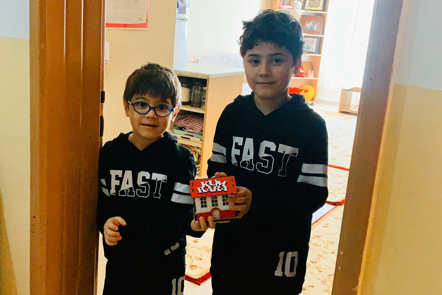 Kumbaralar�ndaki 211 liray� Milli Dayan��ma Kampanyas�'na ba���lad�