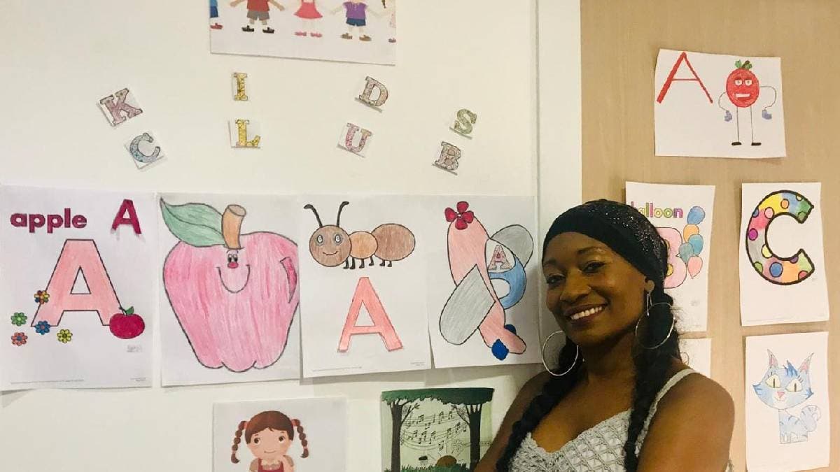 Della Miles �ocuklara internetten e�itim verecek