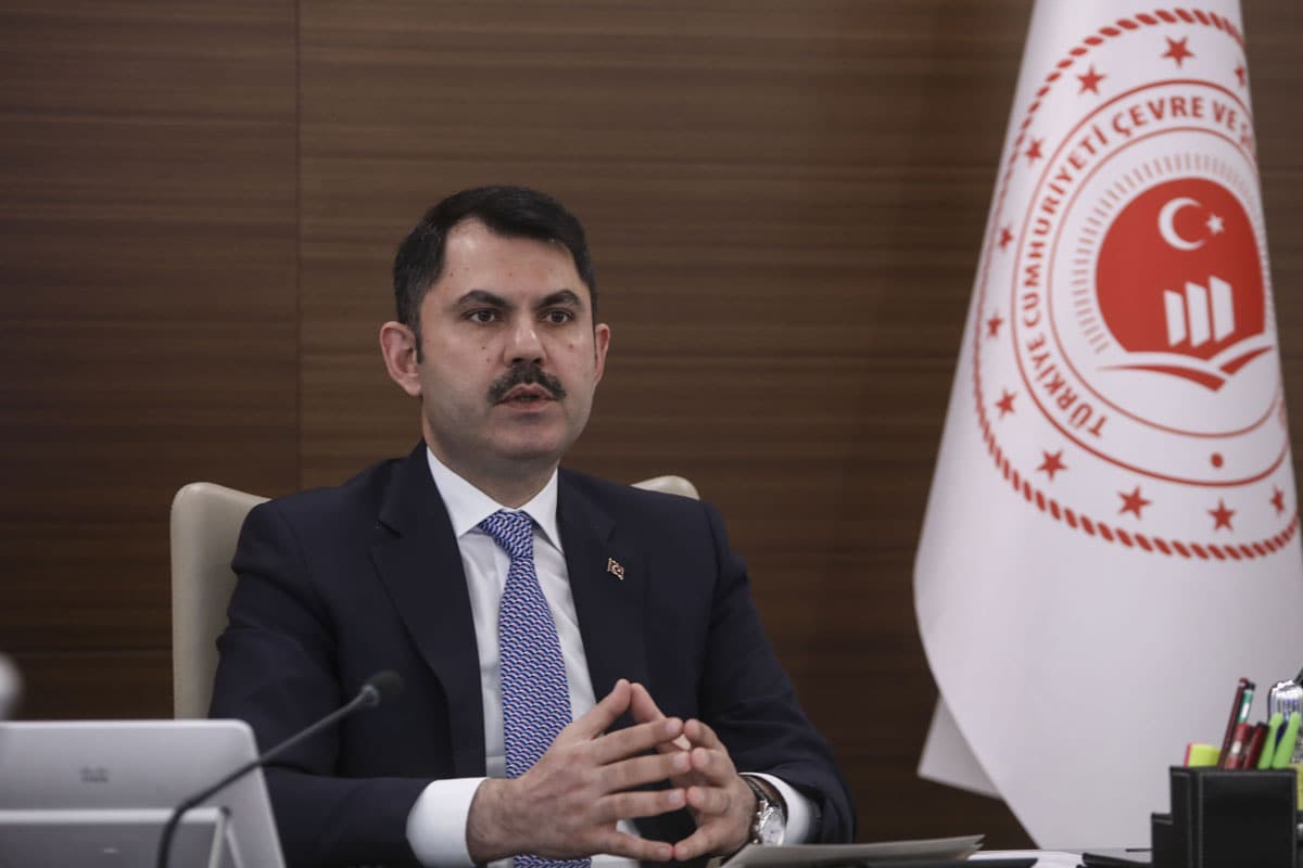 Bakan Kurum: G�r�nt�ler asla kabul edilemez, soru�turma ba�latt�k