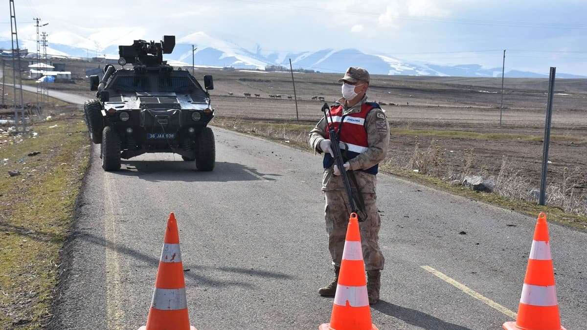 Kars'ta iki kydeki Kovid-19 karantina uygulamas kaldrld