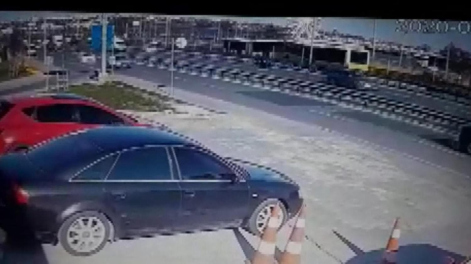 Avc�lar'da iki metrob�s �arp��t�