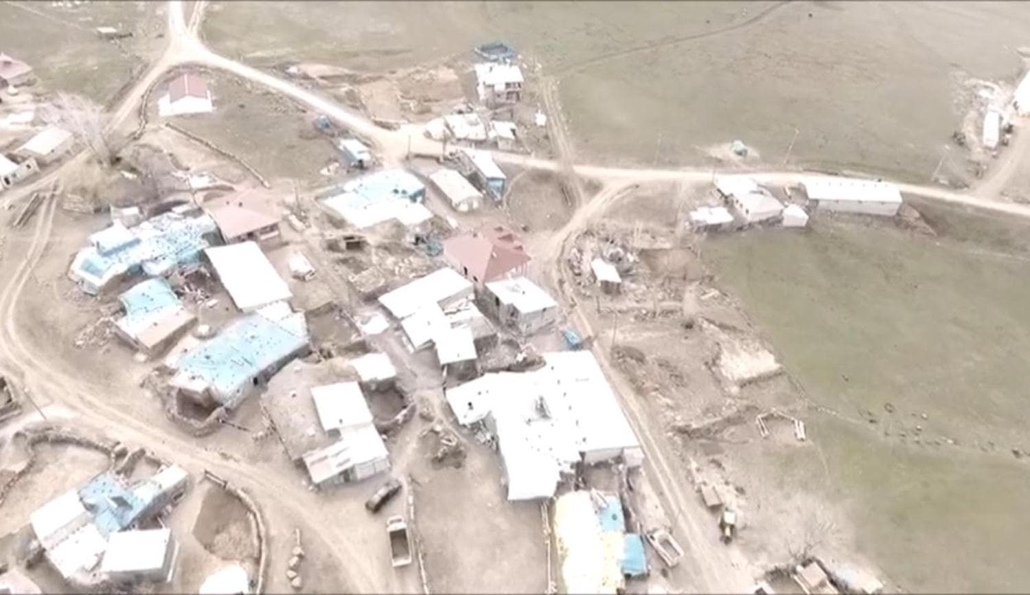 Erzurum'da karantinadaki mahalleler drone ile g�r�nt�lendi