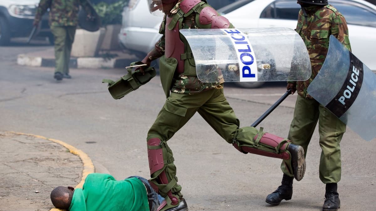 Kenya polisi sokaa kma yasan ihlal eden 12 kiiyi ldrd 