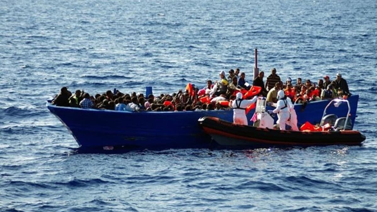 Banglade'te haftalardr denizde tekneyle srklenen Arakanl Mslman snmaclar kurtarld 