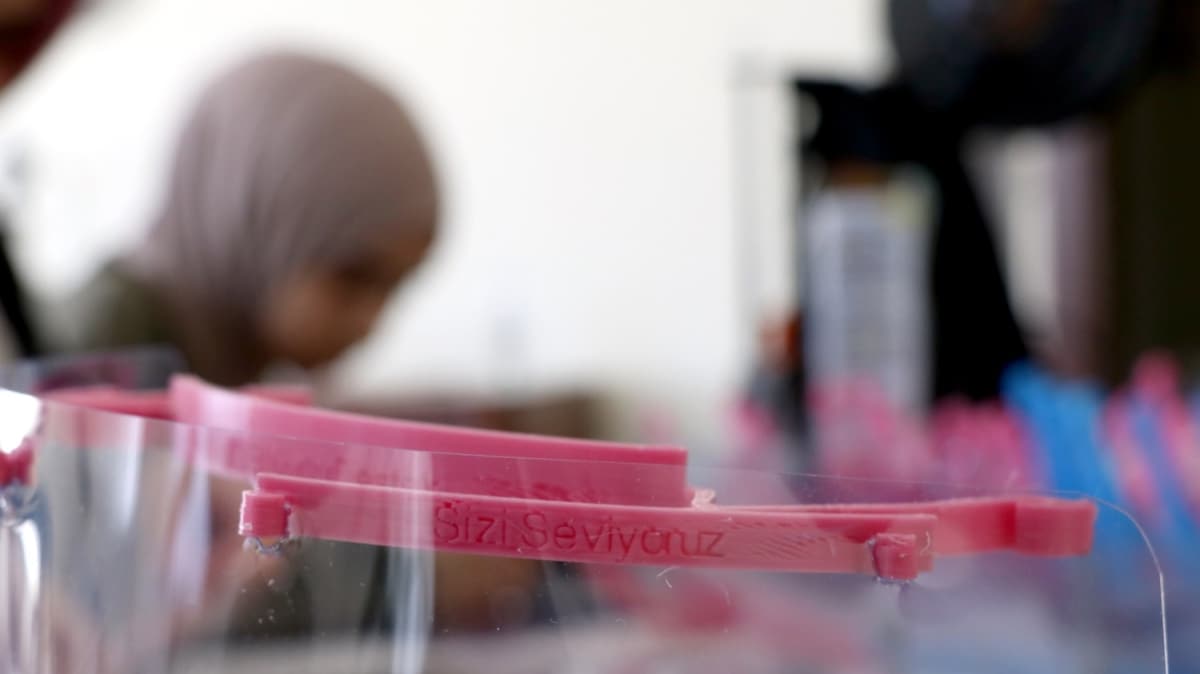 Gnll retmenlerin rettii siperlikler datlyor