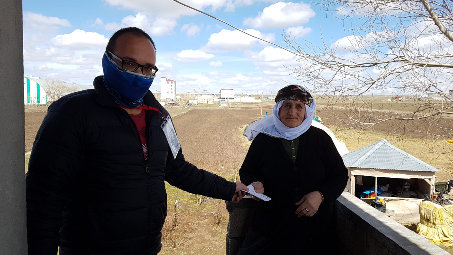 Vefa Sosyal Destek gruplar�ndan Kars ve Ardahan'da 10 bini a�k�n ki�iye yard�m