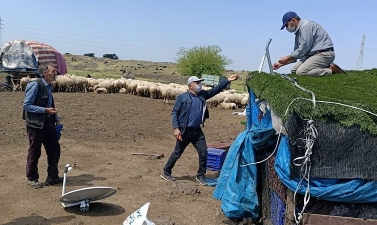 �ad�rda ya�ayan 3 aileye �ocuklar�n�n e�itim i�in yard�m