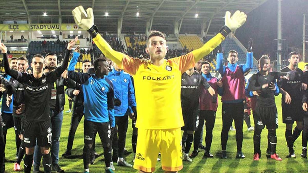 Altay kalesini salama ald