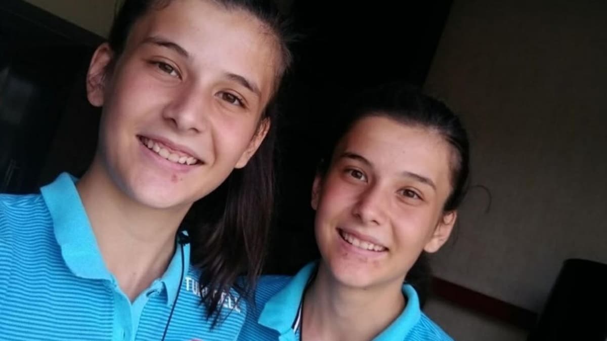 kiz futbolculardan 'evde kal' mesaj