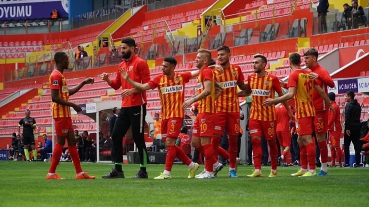 Kayserispor'dan futbolculara deme