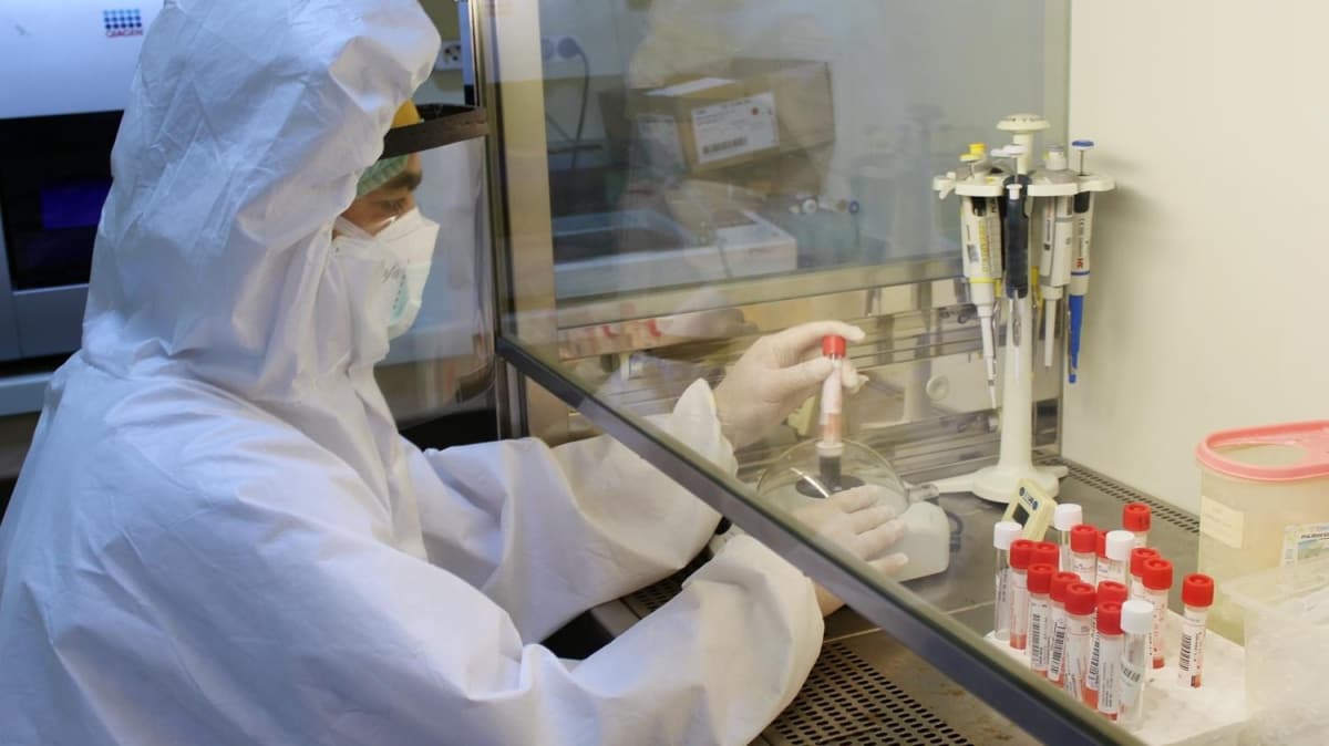 Koronavirs testleri, bu odada yaplyor: Gnlk 300 test, 3 saatte sonu