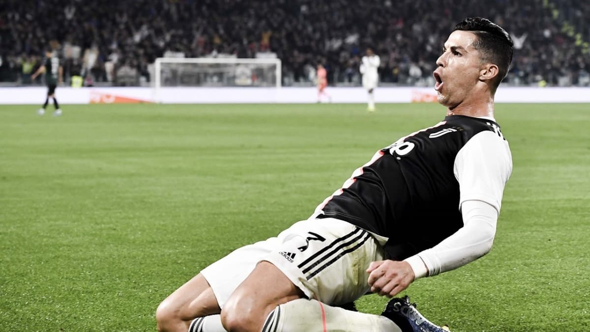 Ronaldo, Messi'yi ikiye katlad