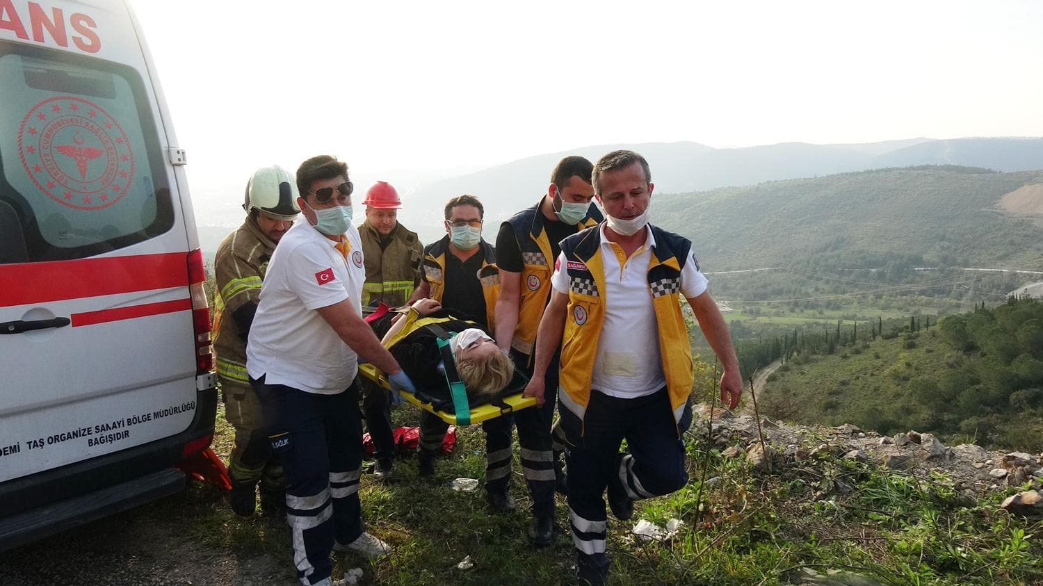 Ellerini dezenfekte ederken otomobille u�urumdan yuvarland�