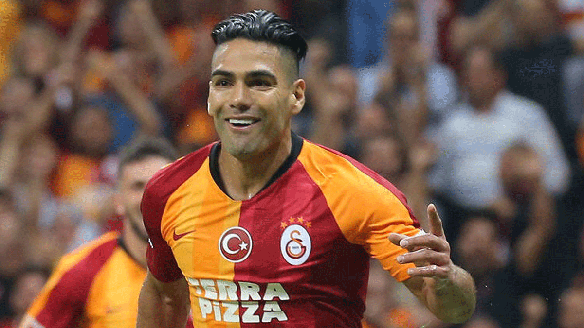 Falcao koronavir�s�n bitmesi i�in dua istedi