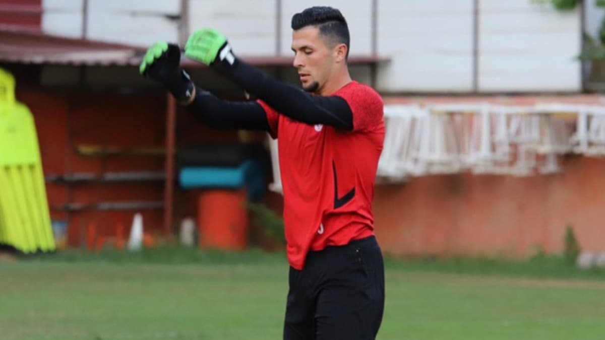 Menemenspor'un kalecisi Selmani Avrupa yolcusu
