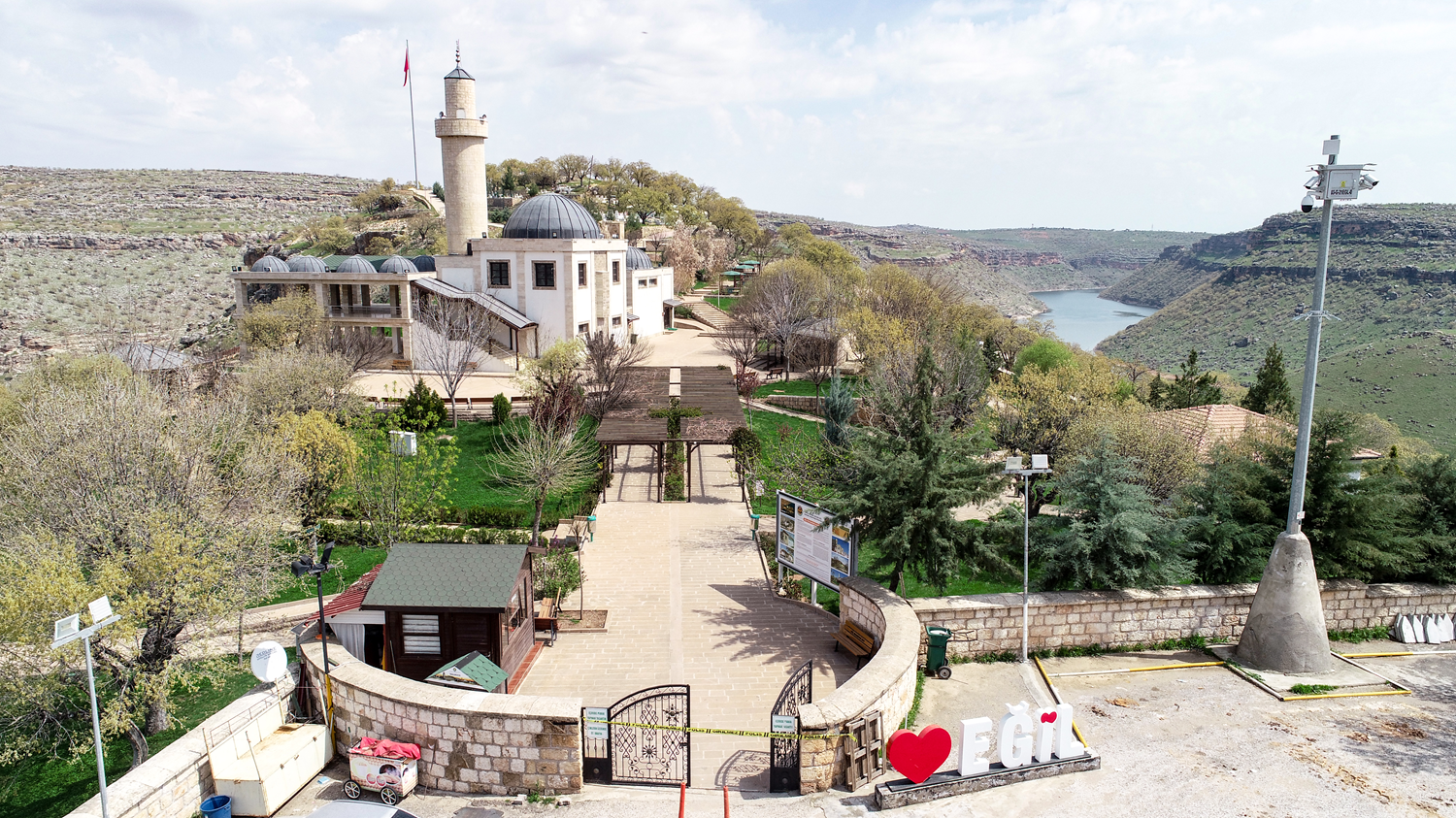 'Peygamber diyar�'nda Kovid-19 sessizli�i