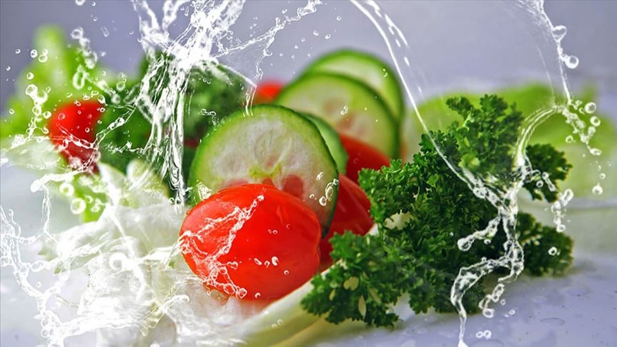 Uzman nerdi: Meyve ve sebzeleri sirkeli su yerine karbonatl suyla temizleyin 
