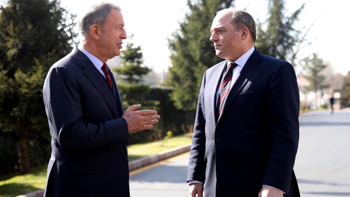Bakan Akar, ngiliz mevkidayla grt
