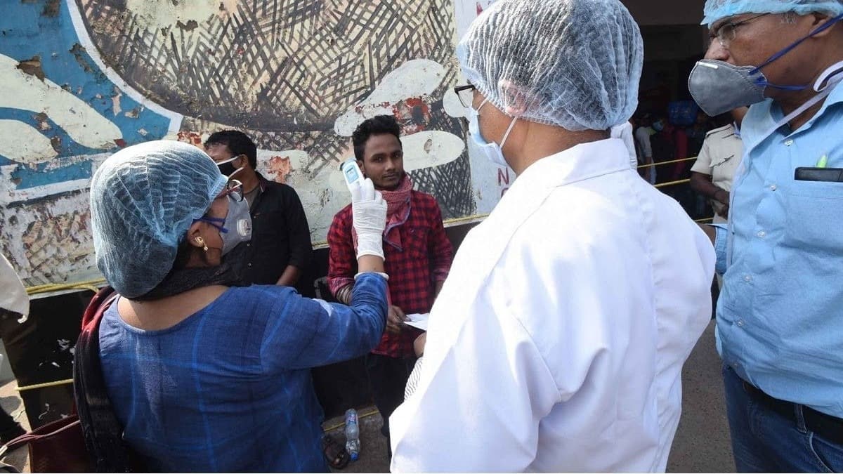 Hindistan, Kovid-19 hastalarnn gzetimini akll bileklikle srdrmeyi planlyor