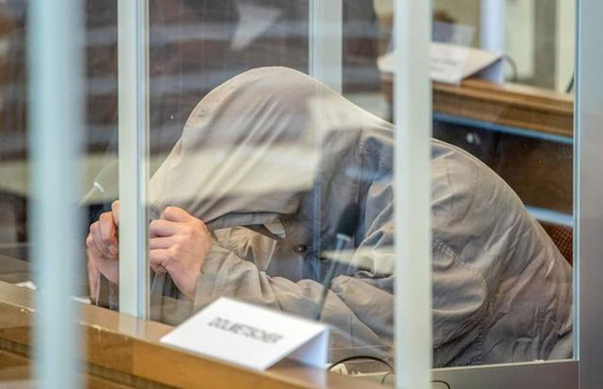 Almanya'da, Esed rejiminin i�kencecileri hakim kar��s�na ��kt�