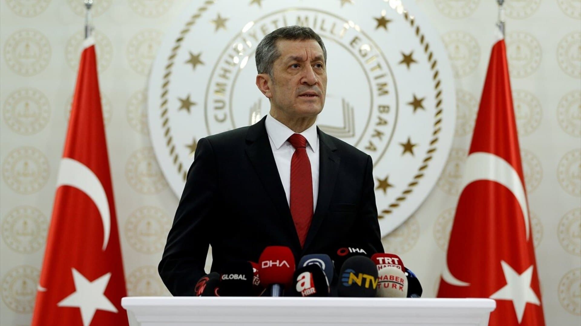 '�ocuklar�m�z�n sa�l���n� koruyacak �ekilde s�nav� yapabiliriz'