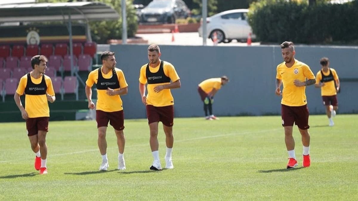 Galatasaray antrenmanlara balyor