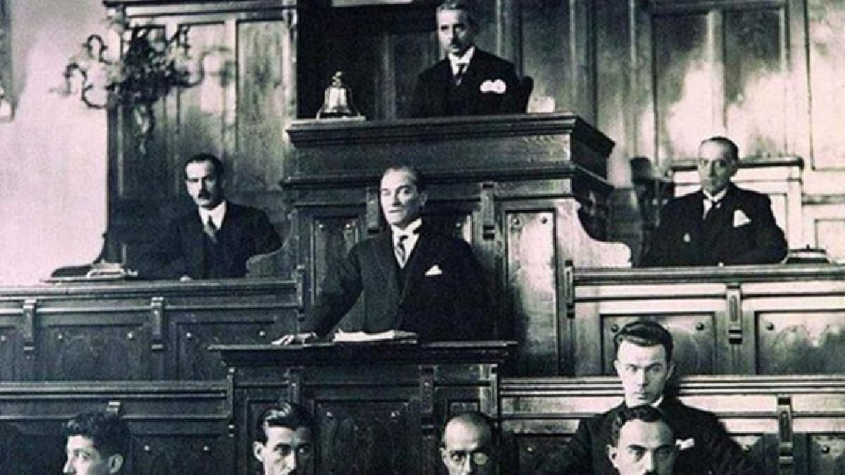 �ngiliz istihbarat� ad�m ad�m izlemi�