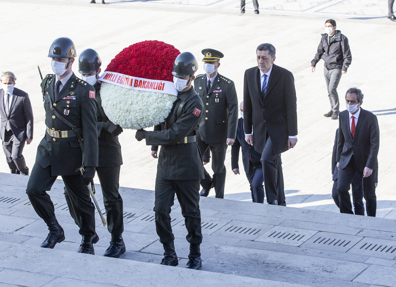 Bakan Sel�uk, An�tkabir'i ziyaret etti