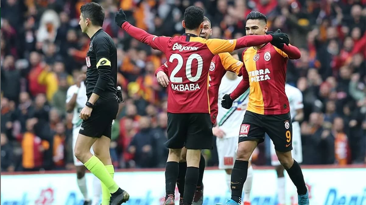 Galatasaray'da b�y�k kriz