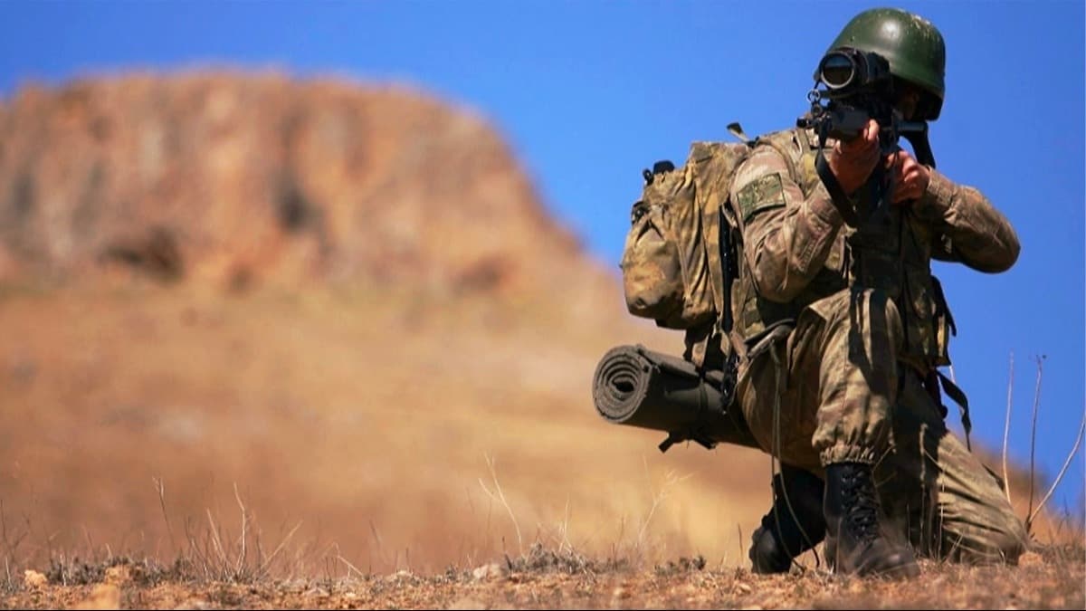 Hakkari'de PKK'lı teröristlere operasyon! Drone ile havadan görüntülendi
